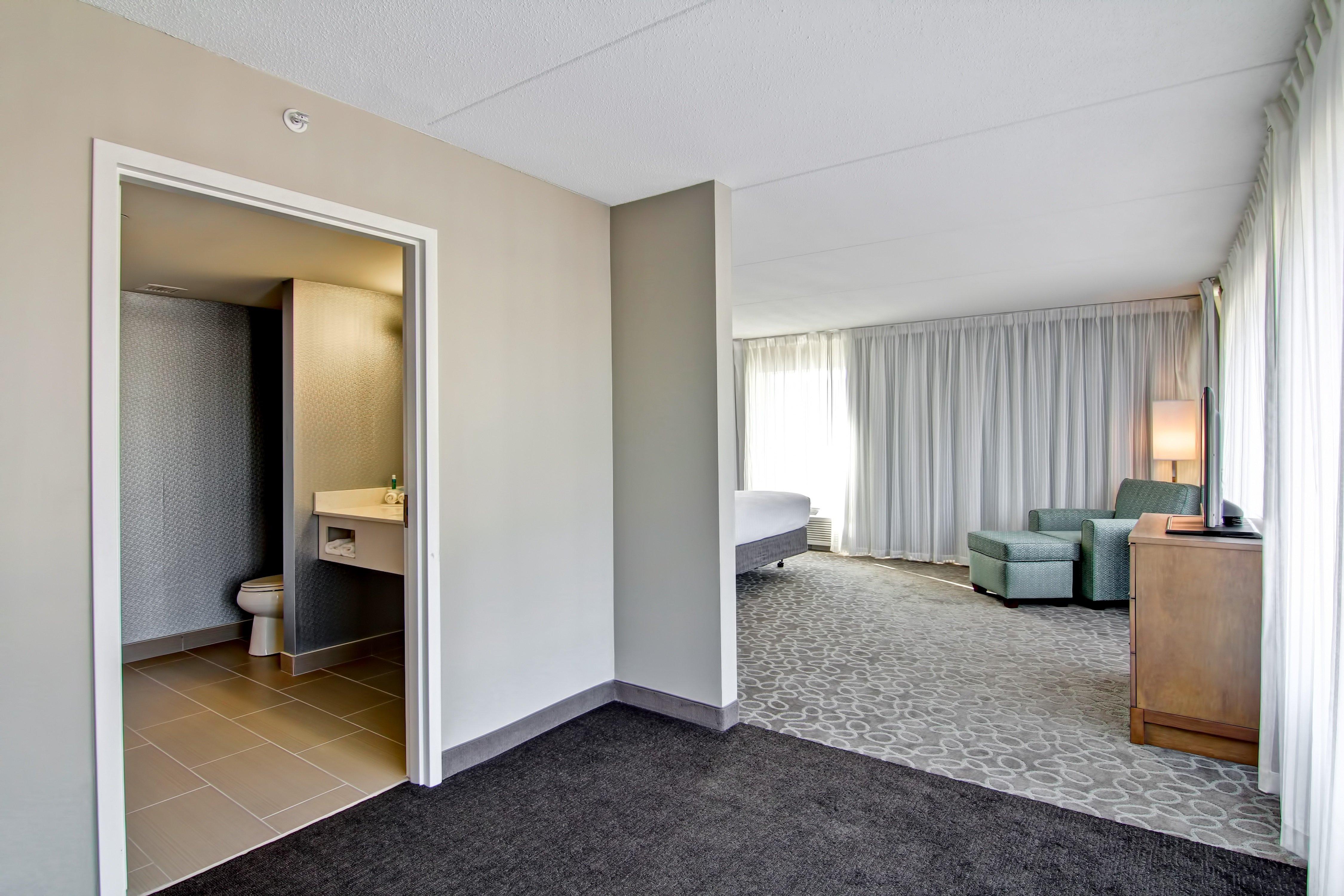 Holiday Inn Express & Suites Oshawa Downtown - Toronto Area By Ihg Exterior foto