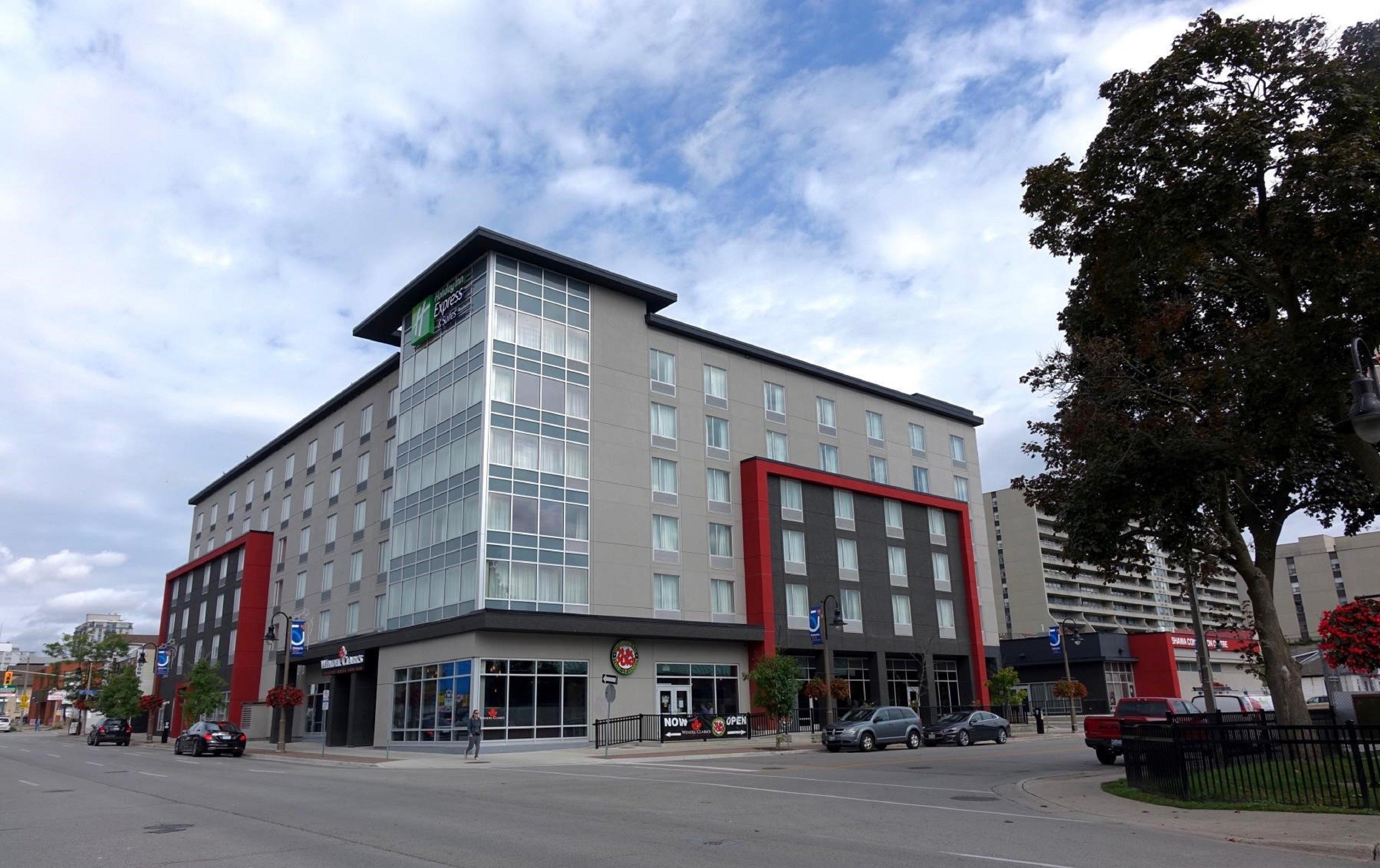 Holiday Inn Express & Suites Oshawa Downtown - Toronto Area By Ihg Exterior foto