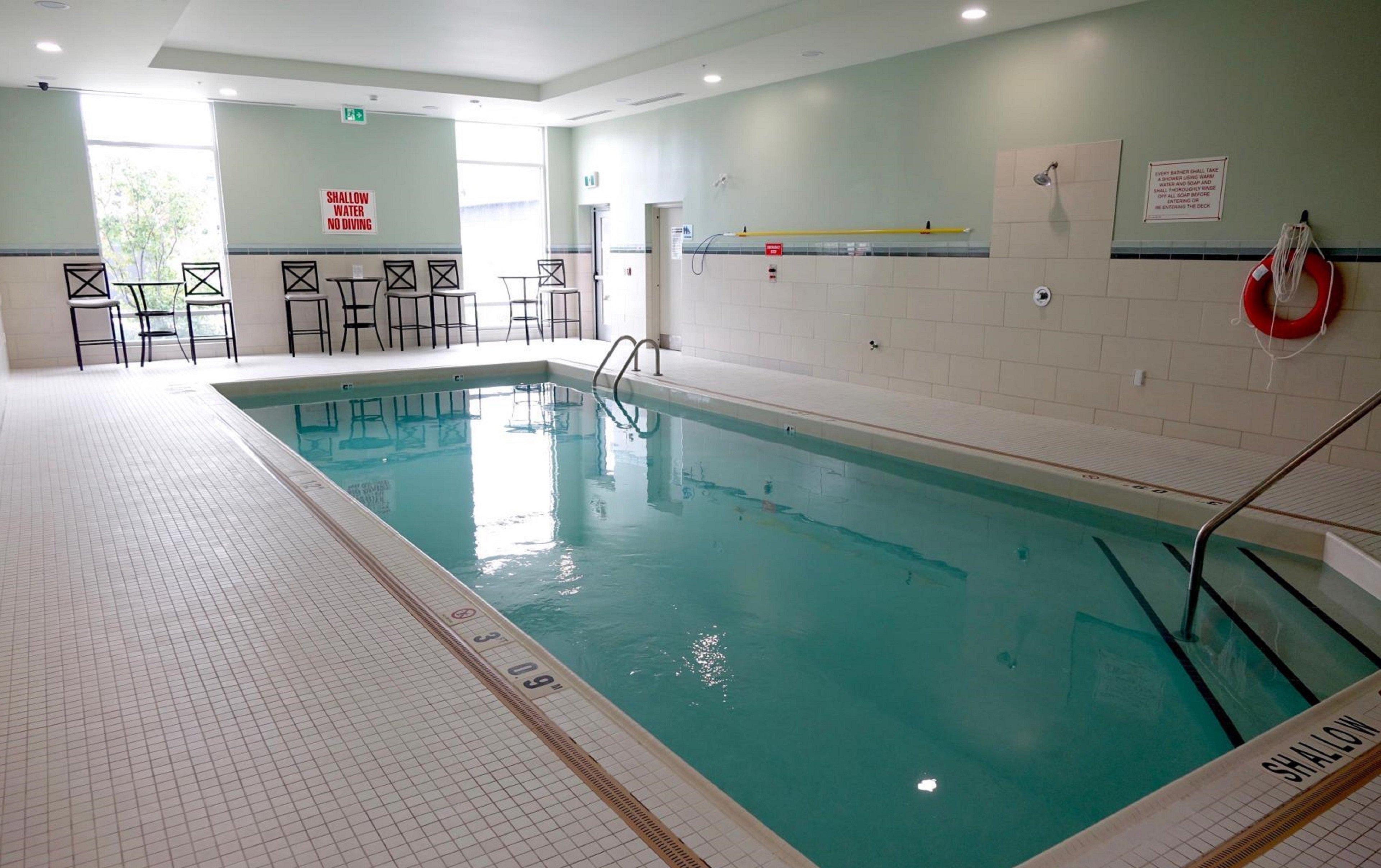 Holiday Inn Express & Suites Oshawa Downtown - Toronto Area By Ihg Exterior foto