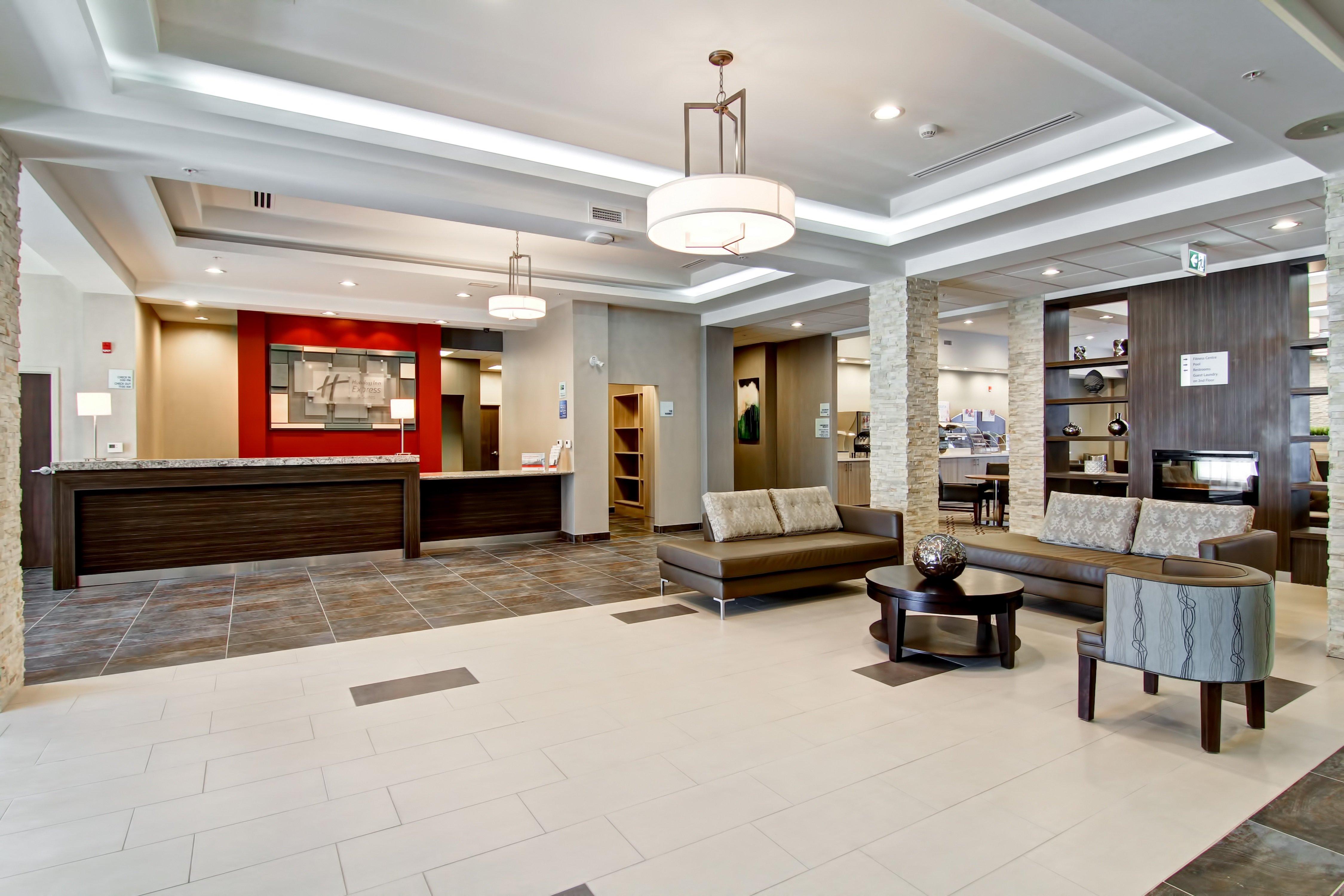 Holiday Inn Express & Suites Oshawa Downtown - Toronto Area By Ihg Exterior foto