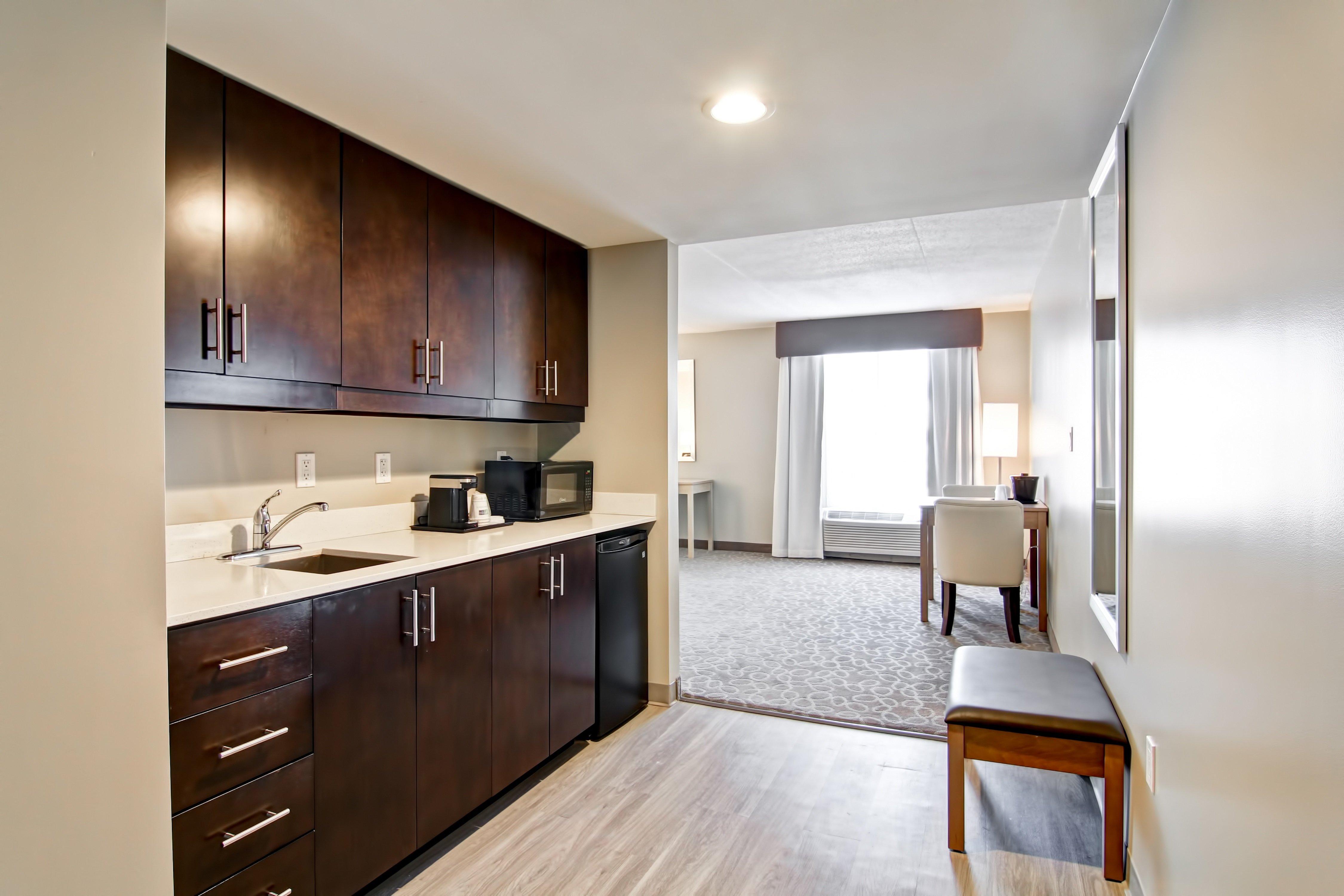 Holiday Inn Express & Suites Oshawa Downtown - Toronto Area By Ihg Exterior foto