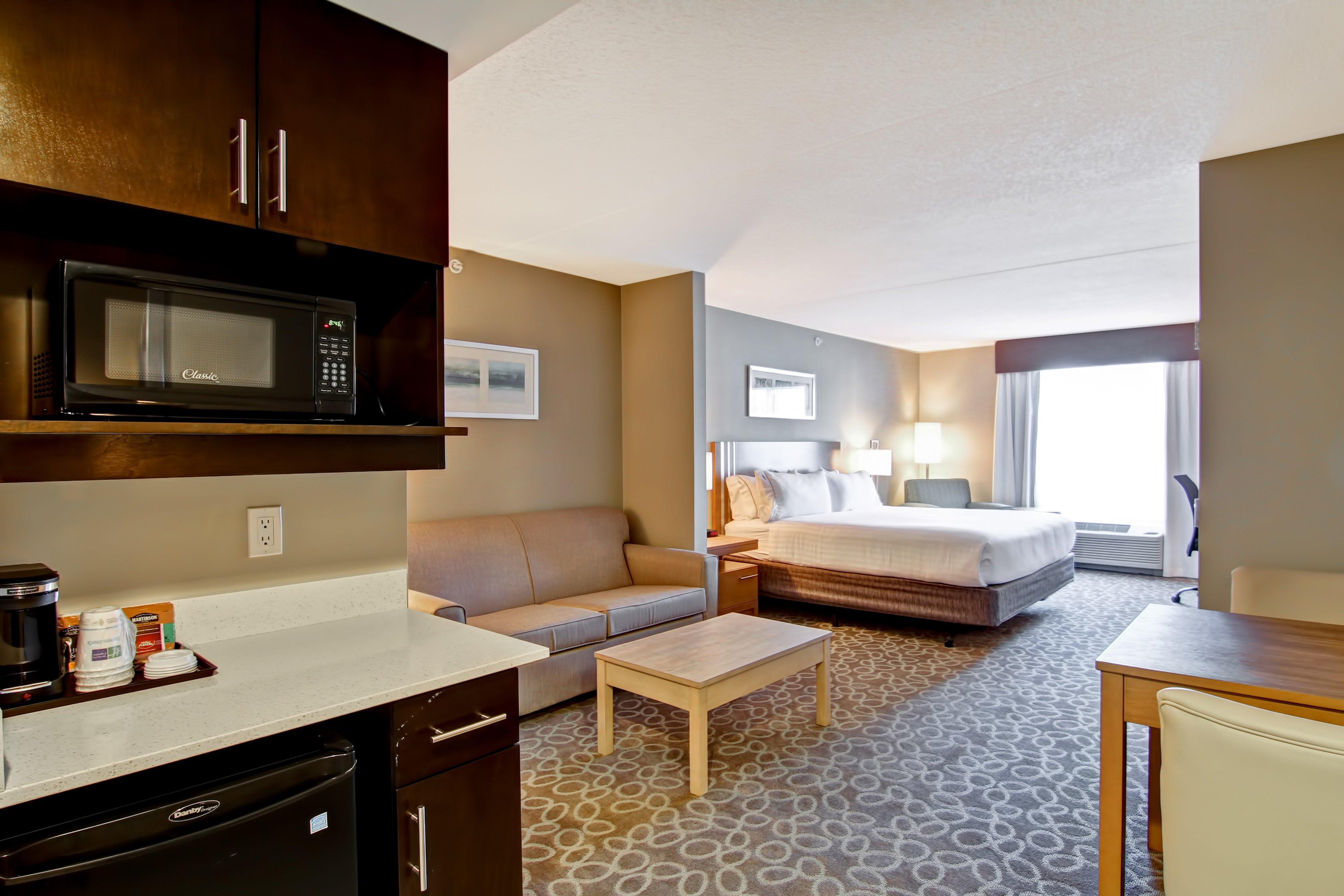 Holiday Inn Express & Suites Oshawa Downtown - Toronto Area By Ihg Exterior foto